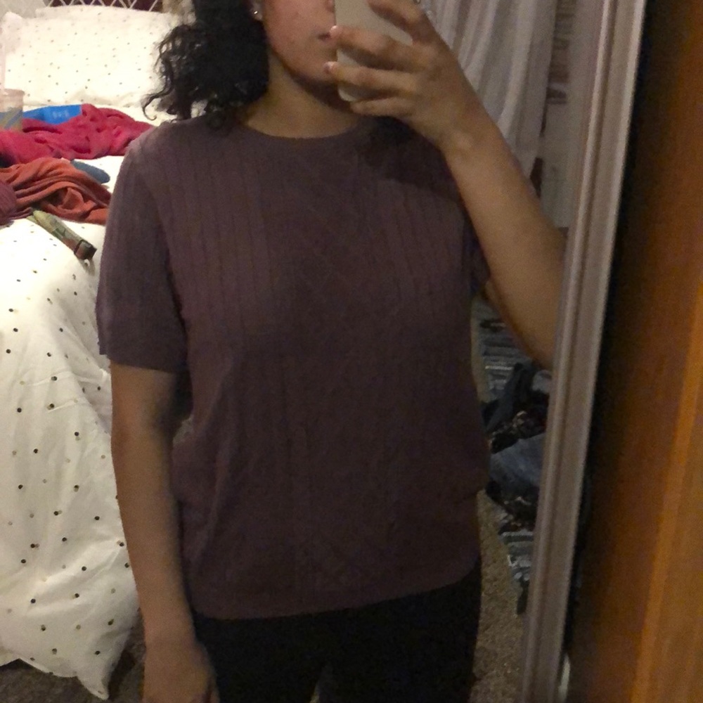 Short sleeve sweater shirt